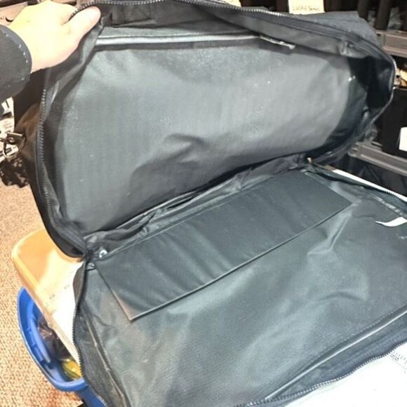 Hugo Boss Men’s Canvas Adjustable Strap Pockets Messenger Laptop Bag Black Large - Picture 4 of 10